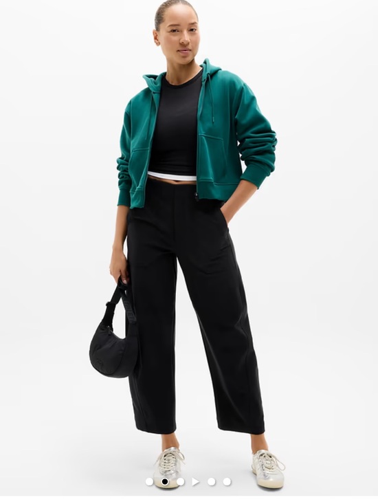 Athleta Pants - Athleta Skyline High Rise Barrel Leg Pant
Black 0 Athletic Strechy trouser